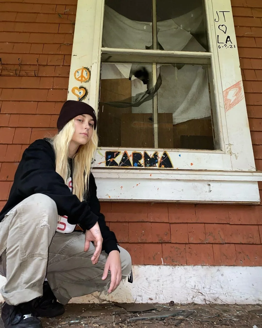 QOS 11 - Alt Girl image 25