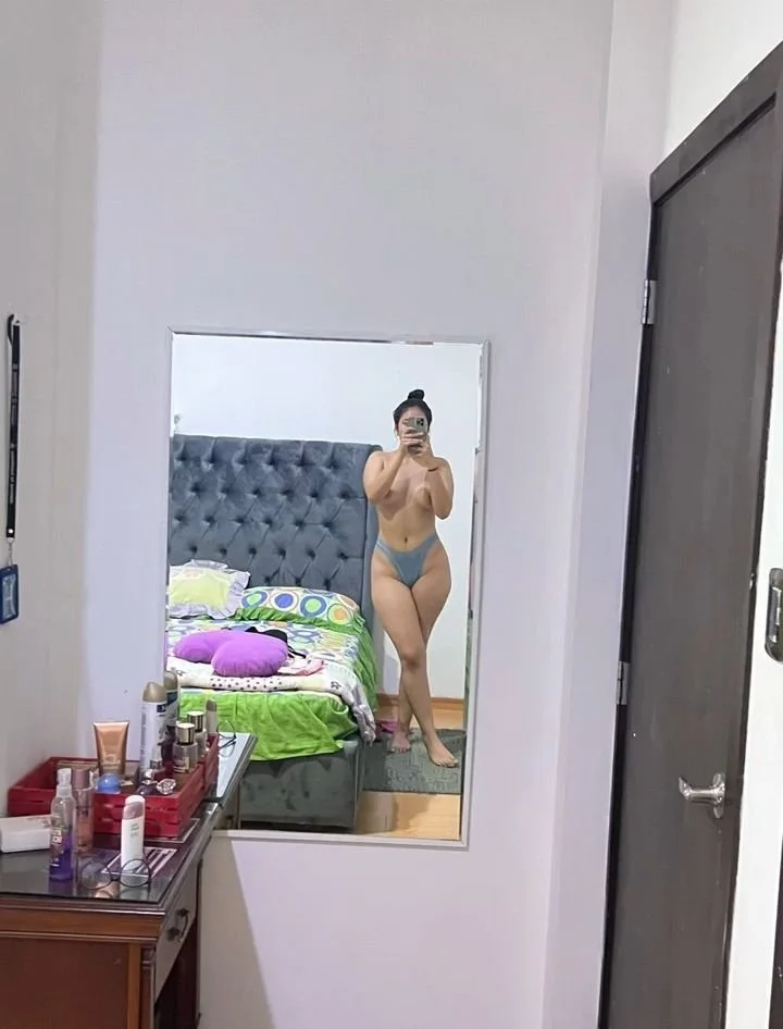 La prima putita image 4