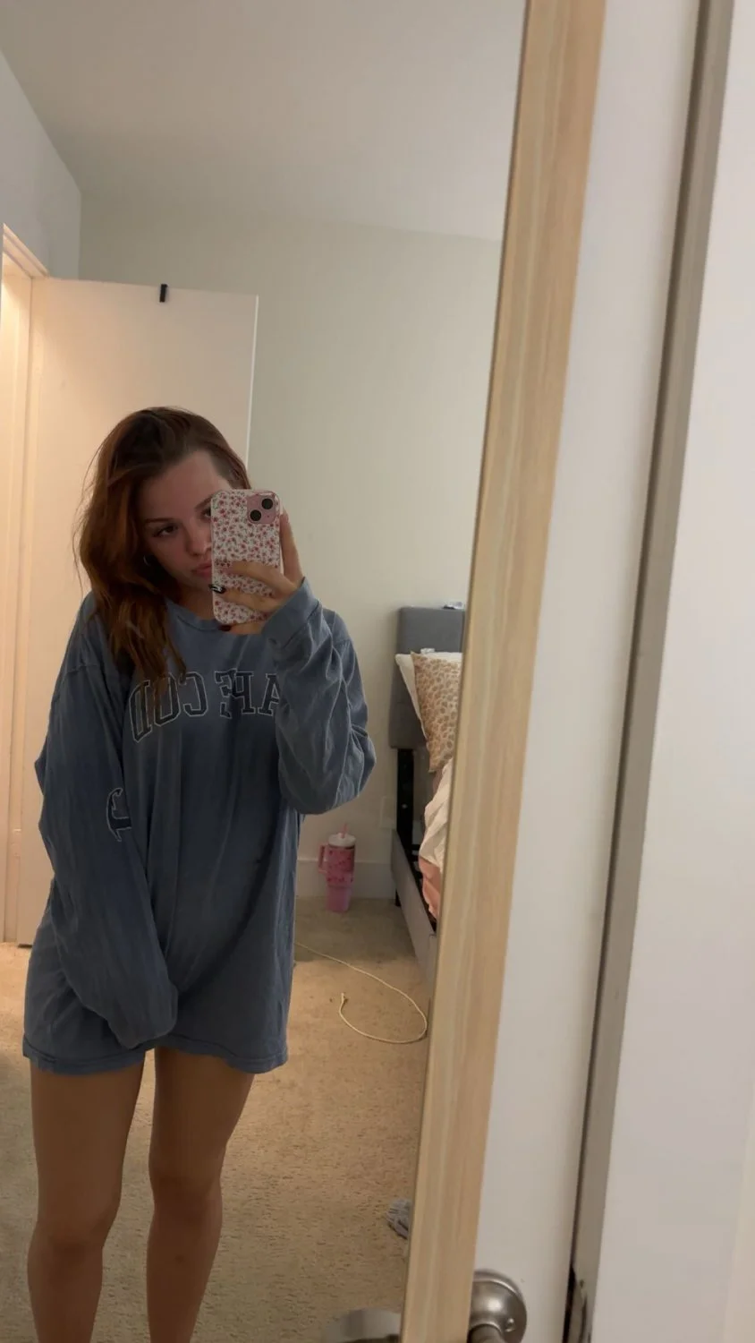 Cute teen with a fat ass image 2