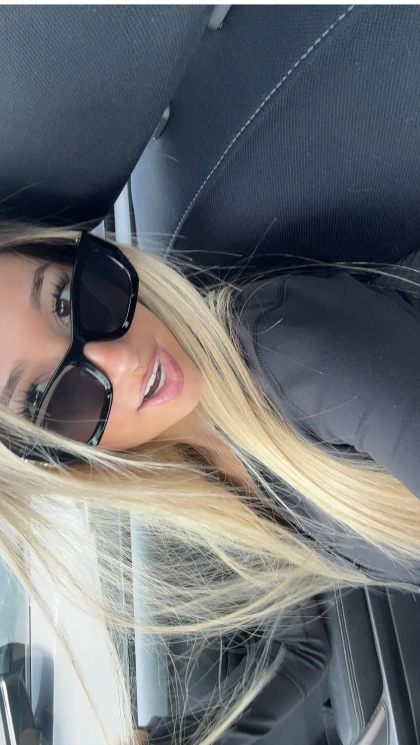 Cute white irl Emma image 2