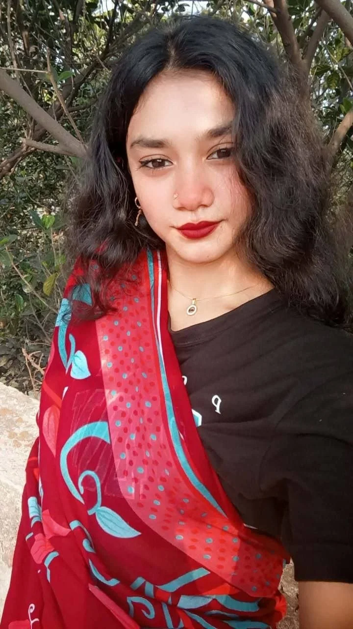 390 - Cute Indian Desi girl image 2