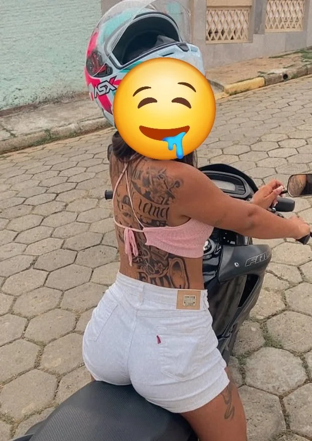 Gostosas em cima da moto image 9
