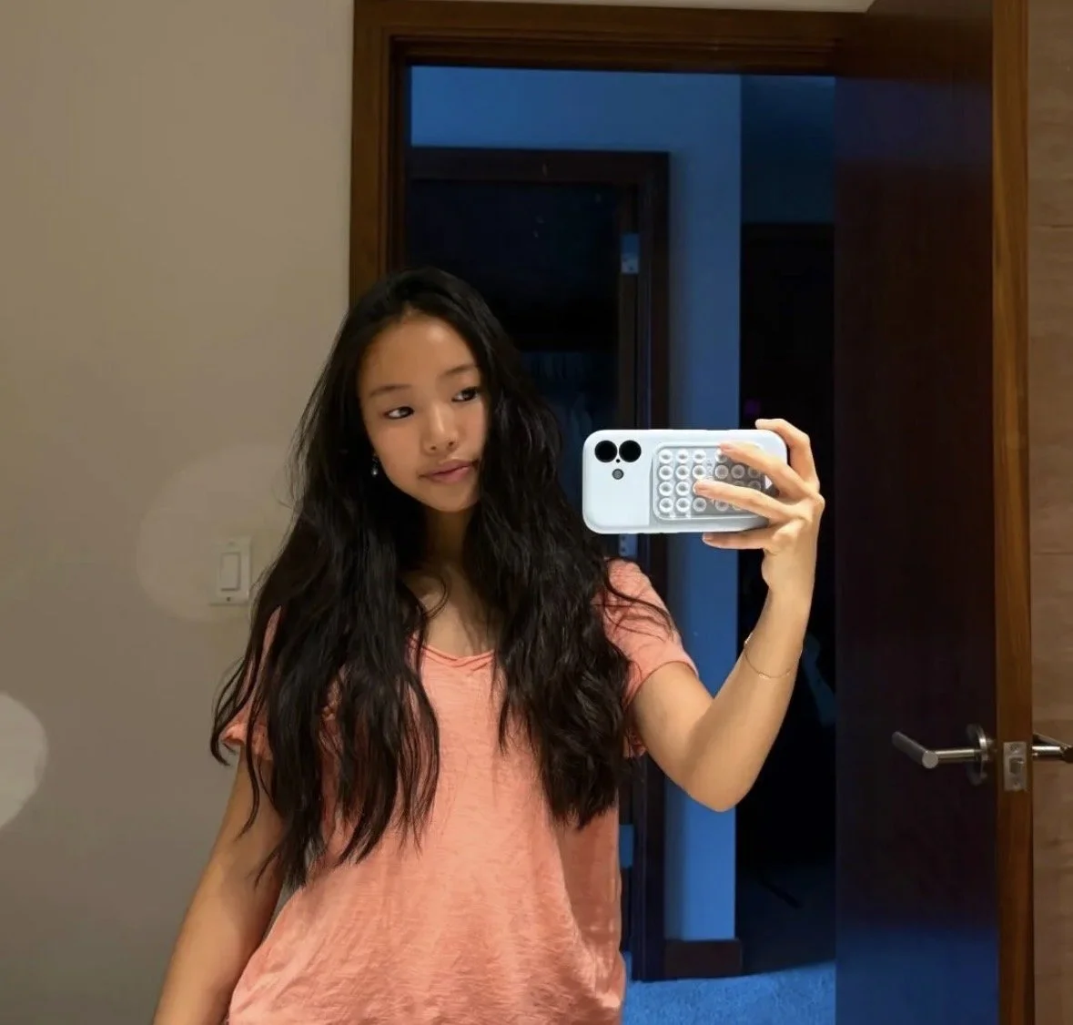 Avery 18 image 10