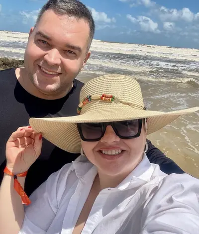 Pezinho e rostinho (footjob Bbw) casal gordinho cover image
