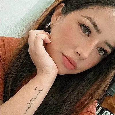 Quiero que te corras en mi hermosa carita cover image