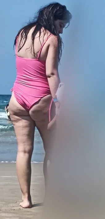 Playita #Voyeur #Nalgona 😍🍑🔥🧀🤤 de que raza será el perro 🤔 image 11