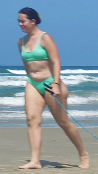 Playita #Voyeur #Nalgona 😍🍑🔥🧀🤤 de que raza será el perro 🤔 image 19
