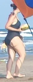 Playita #Voyeur #Nalgona 😍🍑🔥🧀🤤 de que raza será el perro 🤔 image 27
