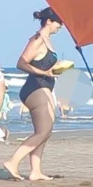 Playita #Voyeur #Nalgona 😍🍑🔥🧀🤤 de que raza será el perro 🤔 image 29