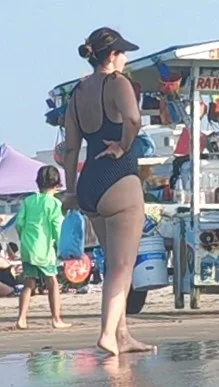 Playita #Voyeur #Nalgona 😍🍑🔥🧀🤤 de que raza será el perro 🤔 image 36