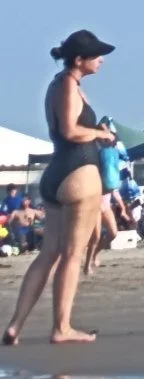 Playita #Voyeur #Nalgona 😍🍑🔥🧀🤤 de que raza será el perro 🤔 image 40