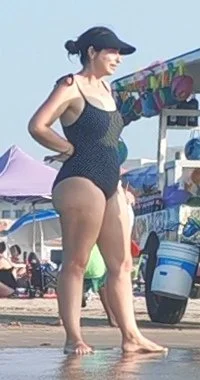 Playita #Voyeur #Nalgona 😍🍑🔥🧀🤤 de que raza será el perro 🤔 image 43