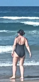 Playita #Voyeur #Nalgona 😍🍑🔥🧀🤤 de que raza será el perro 🤔 image 8