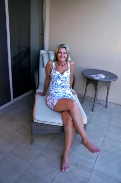 Debbie - Mature Hotwife Loves Flaunting Herself. (pic2) cover image