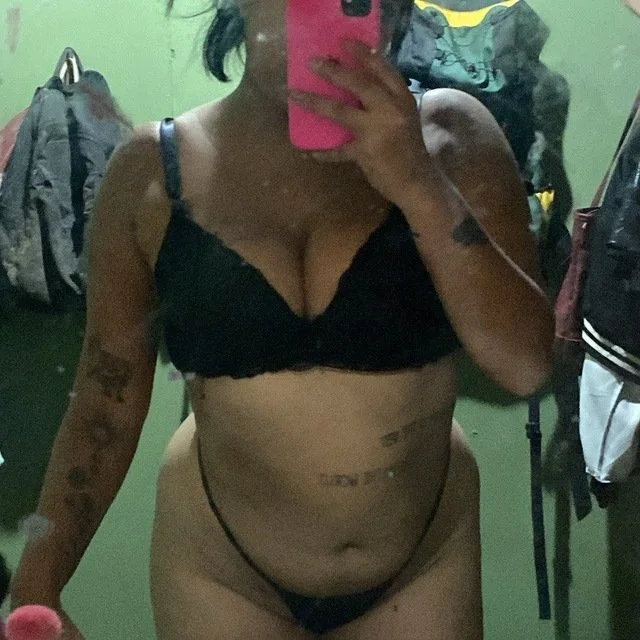 Naydelin 🇨🇷🇨🇷 Rica puta main image