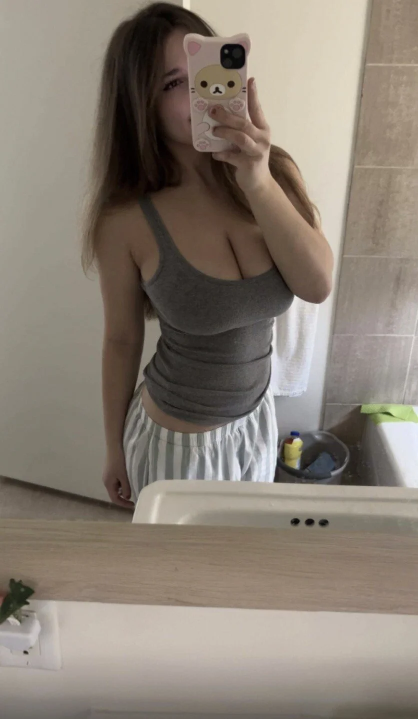 Sara Dobrik’s Massive Teen Tits image 7