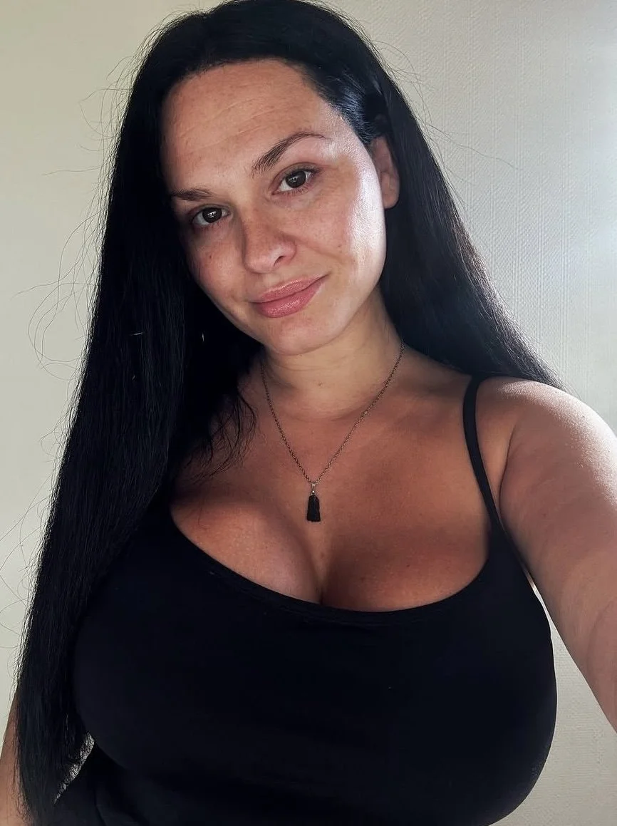 Busty MILF with big ass and tits , DM for socials image 6