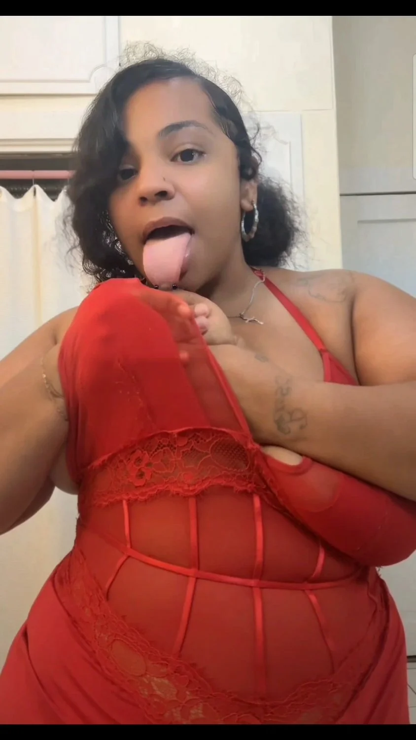 Lite skin BBW thot shakin ASS & Titties image 5
