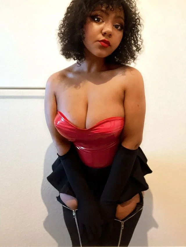 Petite & busty ebony 🥵🔥 image 8