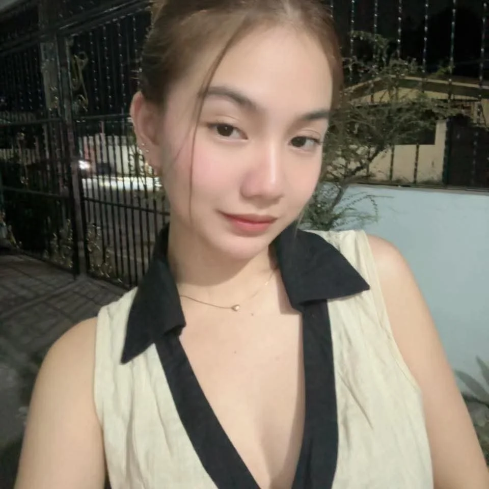 Hot Pinay Asian Pawg main image