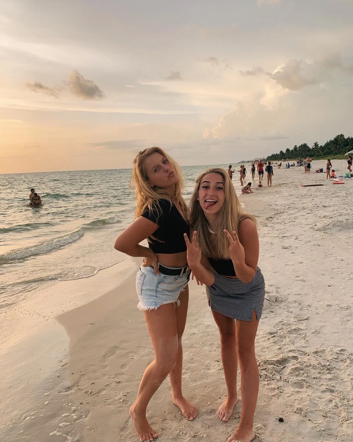 Submission 211: Users Slutty College Friend image 24