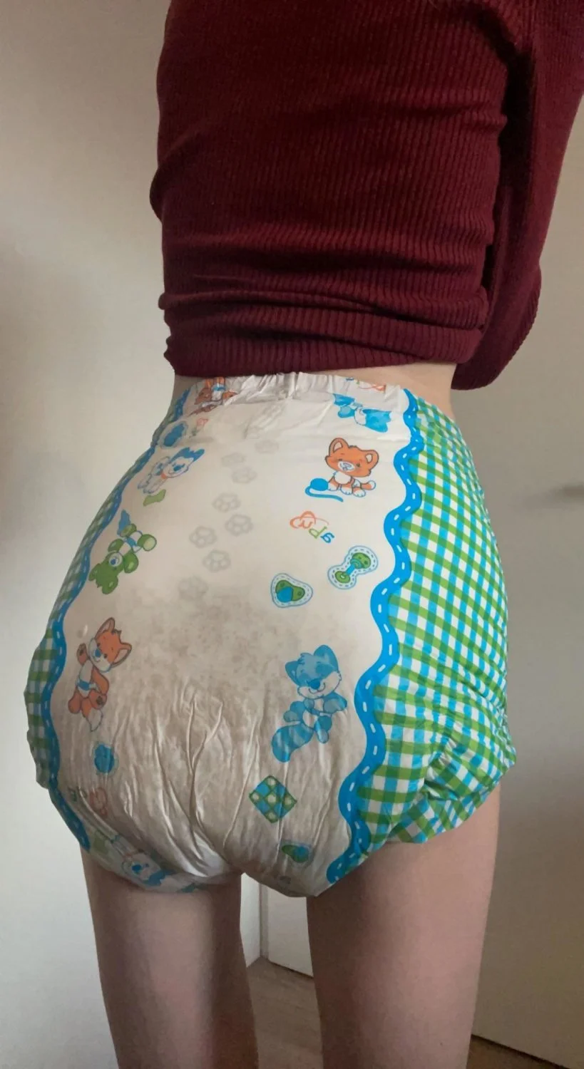 Teen Slut Elaine Alberts Making A Mess And Showing Off Her Tight Pussy image 16