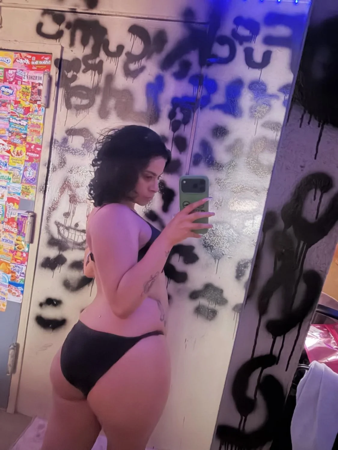 I would creampie her image 3