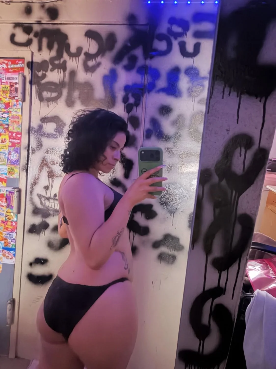 I would creampie her image 4