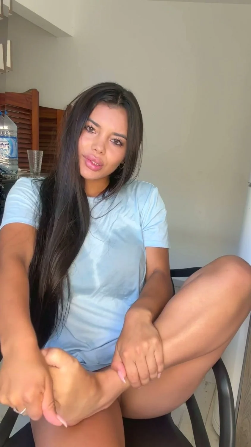 🔞 Sexy curvy body wet sucking dick naked wet pussy 🍑💦 OF now main image