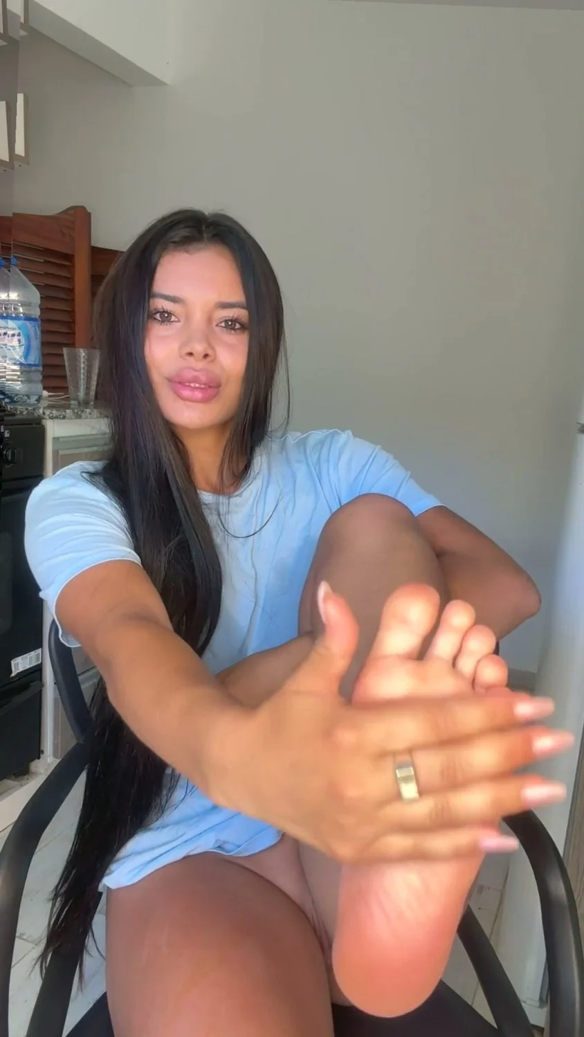 🔞 Sexy curvy body wet sucking dick naked wet pussy 🍑💦 OF now image 2