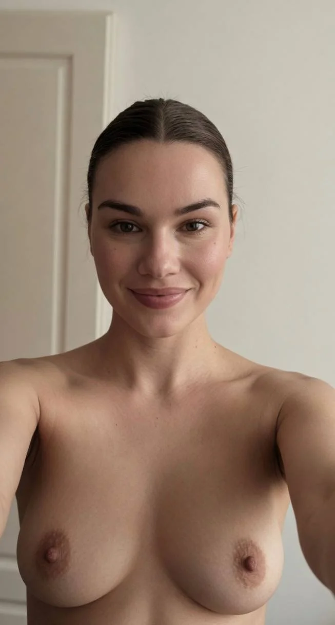 Mailys nude only image 5