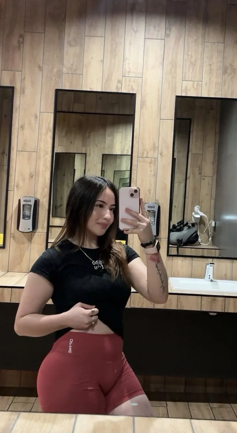 Thick Latina Mexicana showing off her ass pt3 image 5