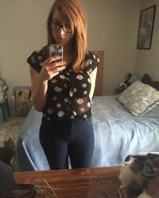 Office girl leaked image 2