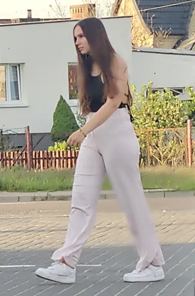 Hot chick at the car wash 🤪🤗 cover image