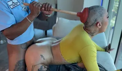 Tyrone the plumber cleans out thotties pipes cover image