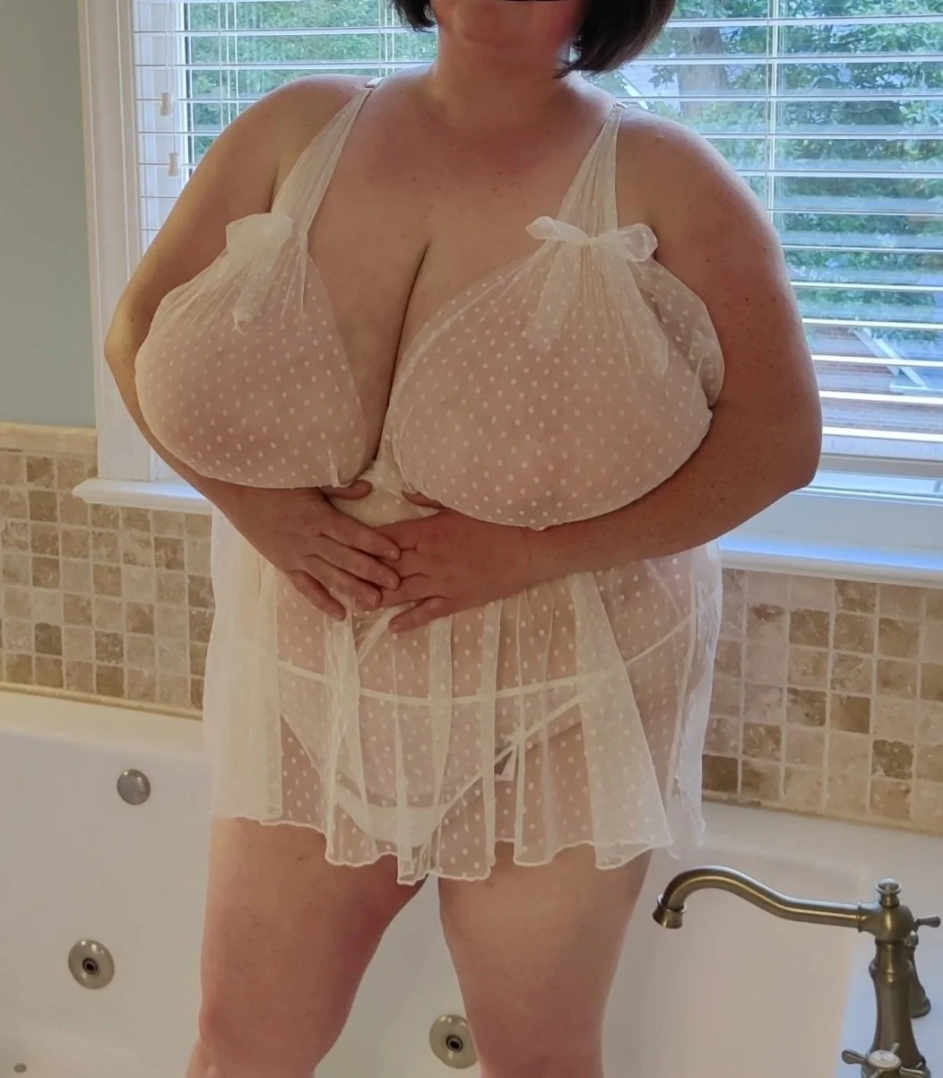 Random Huge Tits Pt 21 image 21