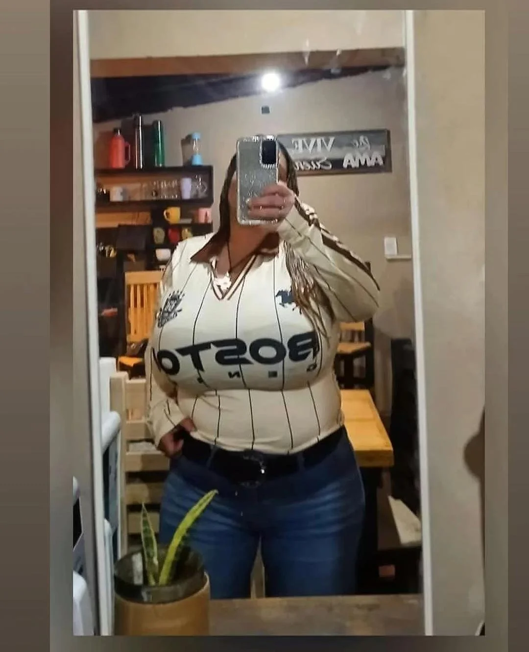 Valeria Milf Argentina Massive Boobs image 6