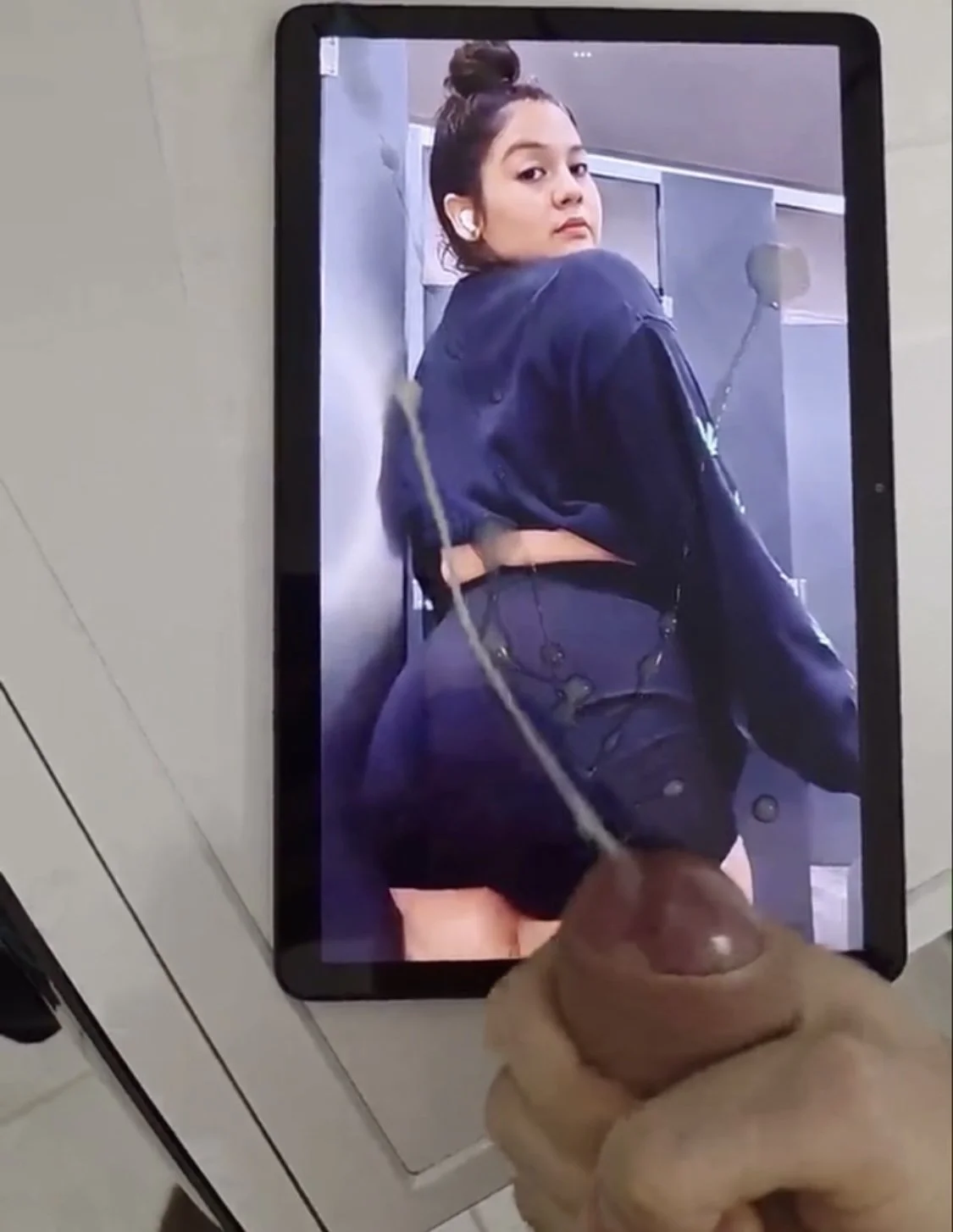 I love when my boy drenches my thick latina gf in cum main image