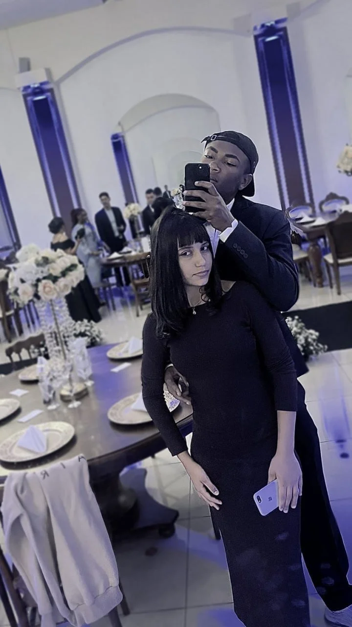Casal novinho perdeu o celular e caiu na nat image 4