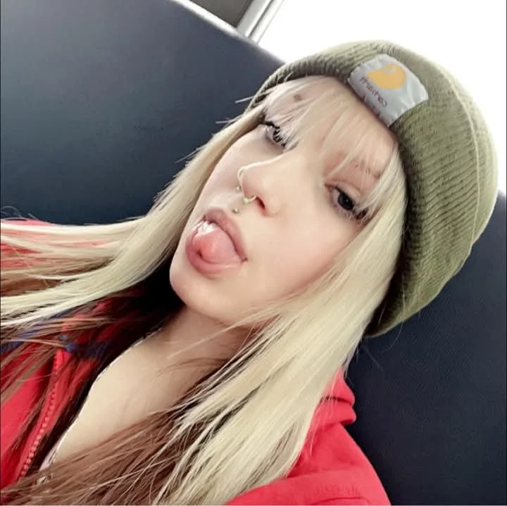 Hot slut ray just turned 20 main image
