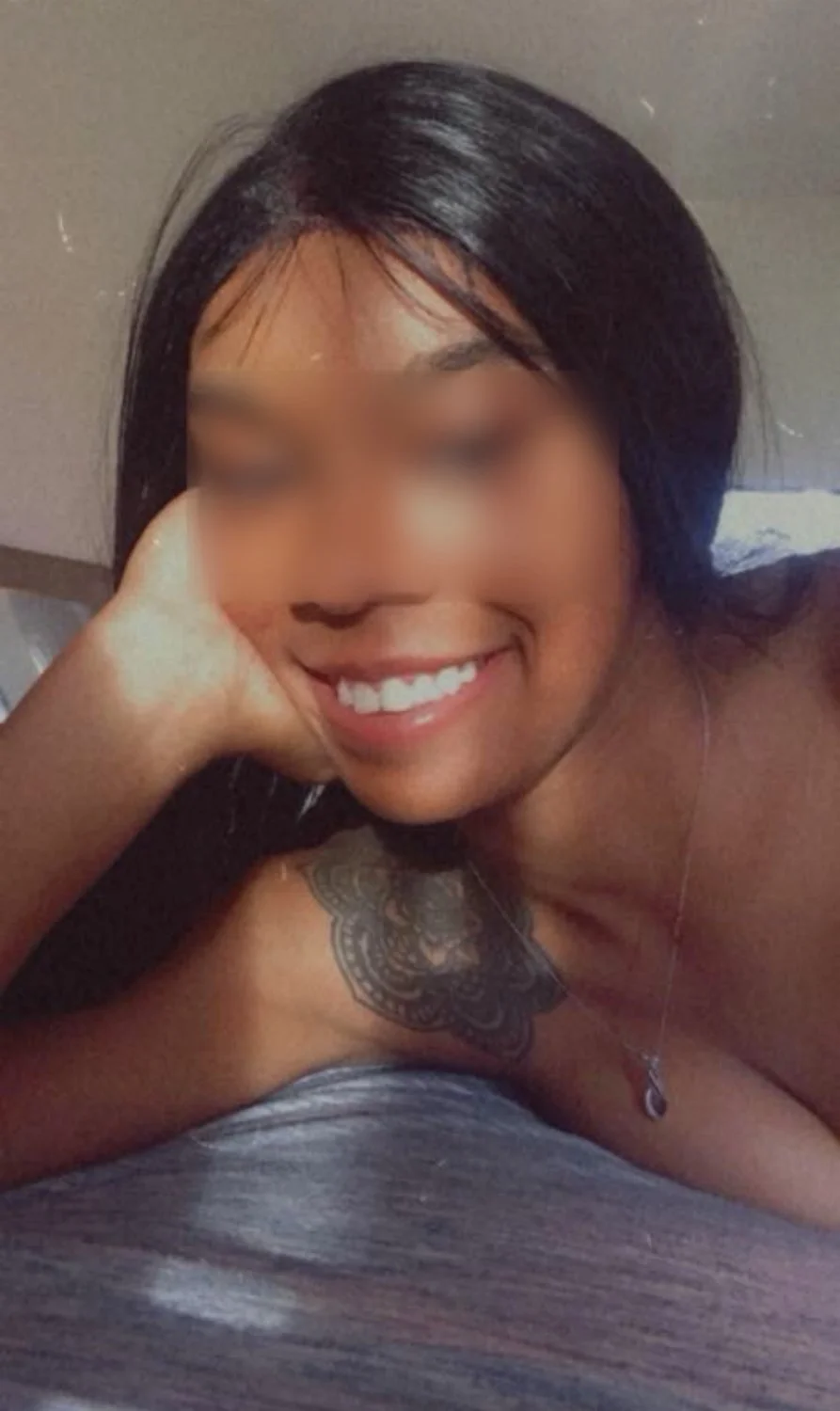 Busty Ebony wife leaked image 3