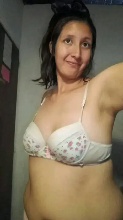 Bueno a quien le gustan las tetas grandes? Un poco de todo je cover image