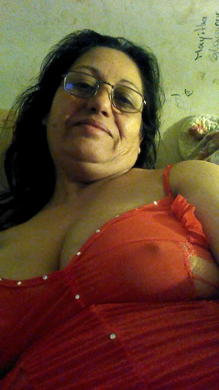 Bueno a quien le gustan las tetas grandes? Un poco de todo je image 13