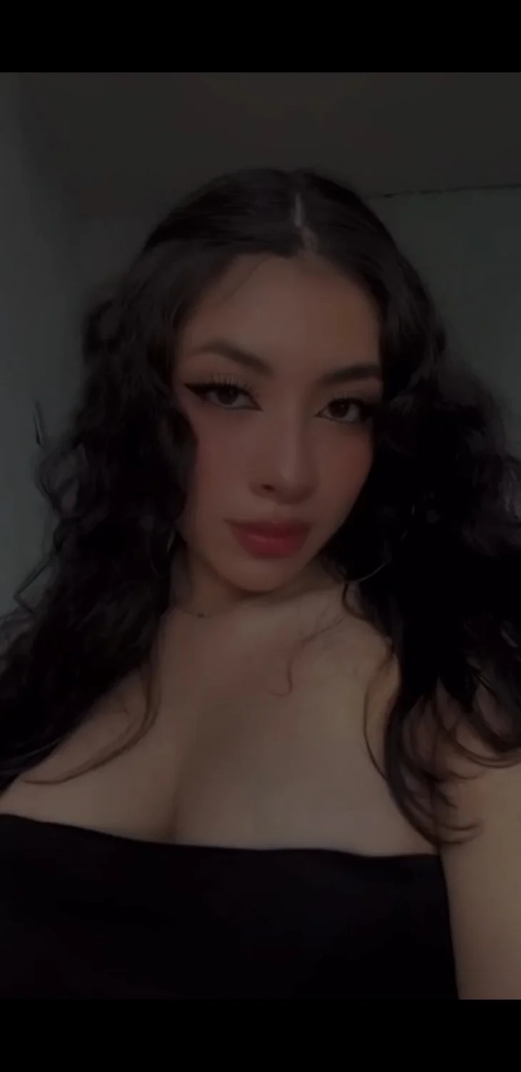 La sexy Sinaí y su preciosa cara para darle morbo image 12