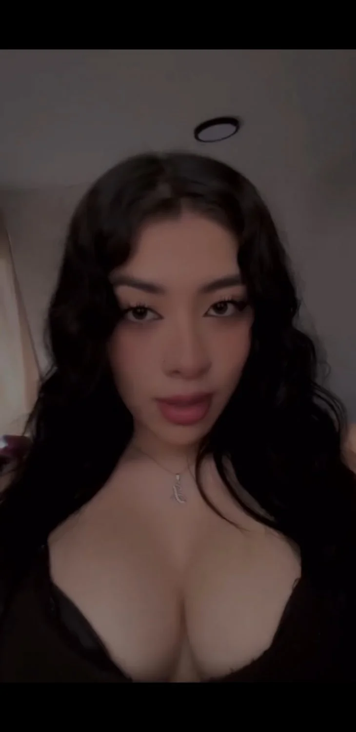 La sexy Sinaí y su preciosa cara para darle morbo image 5