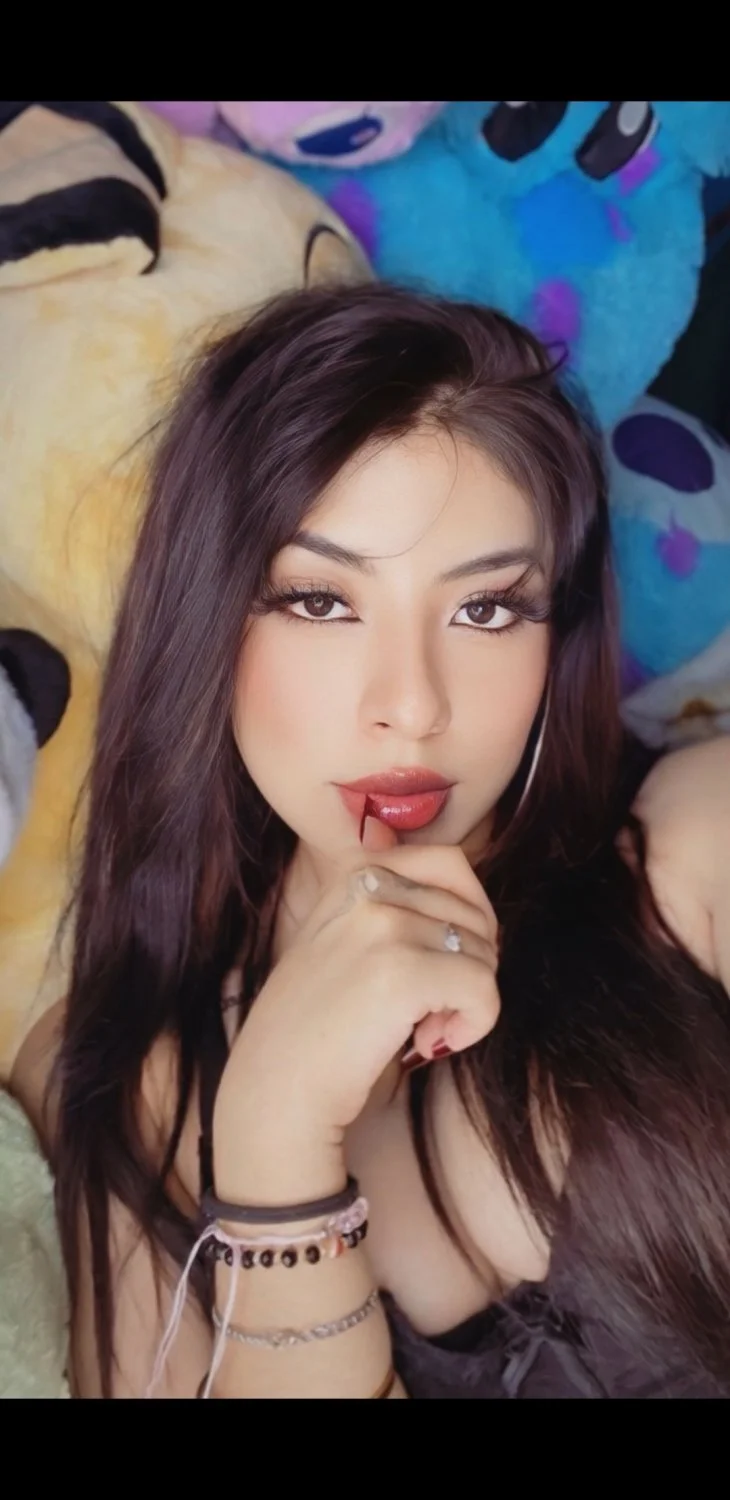 La sexy Sinaí y su preciosa cara para darle morbo image 7