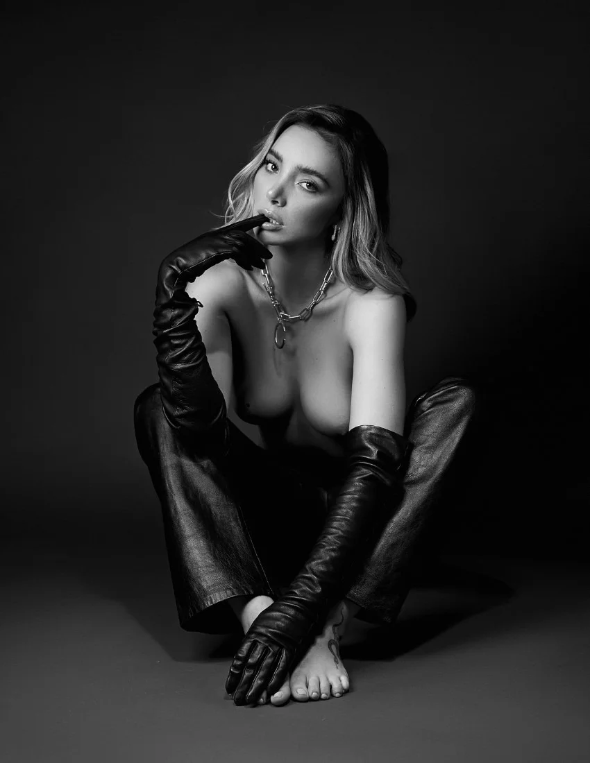 Dani Boudoir image 3