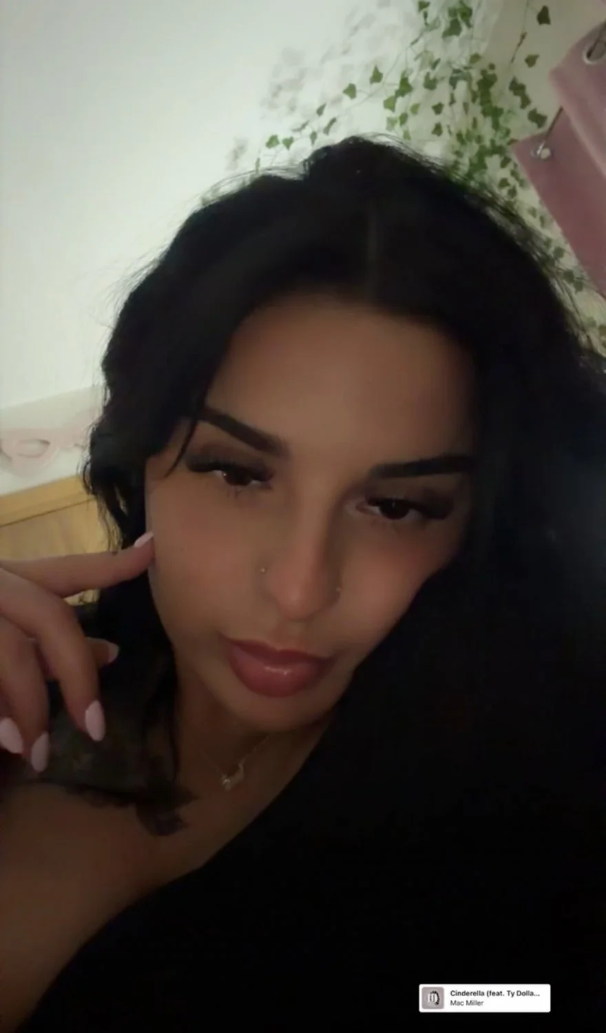 exposing friends gf, 50 likes for her name! repost this slut image 11