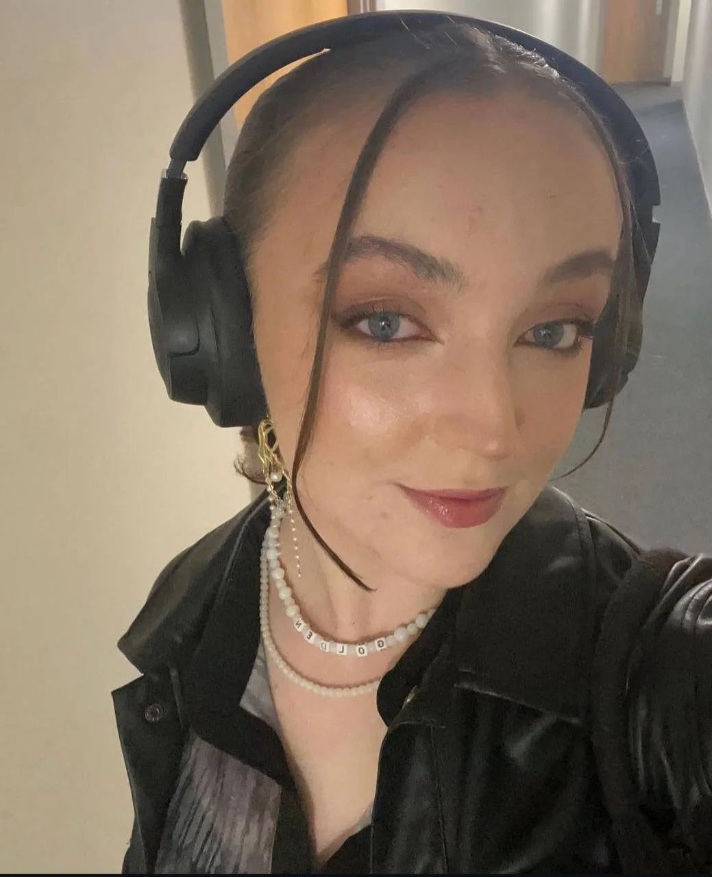 Hot sexy slut her name is taylor 21 yo from scotland image 2