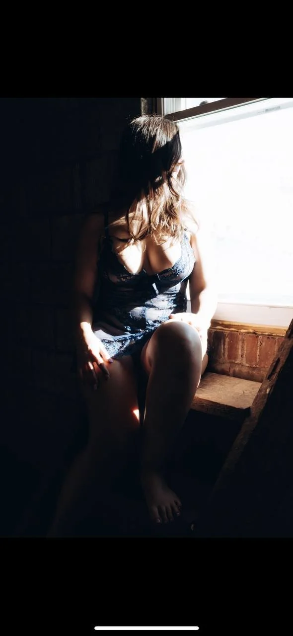Sexy boudoir shoot in lingerie leaked image 7